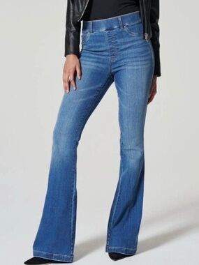 SPANX women’s pull on Flare Jeans size medium